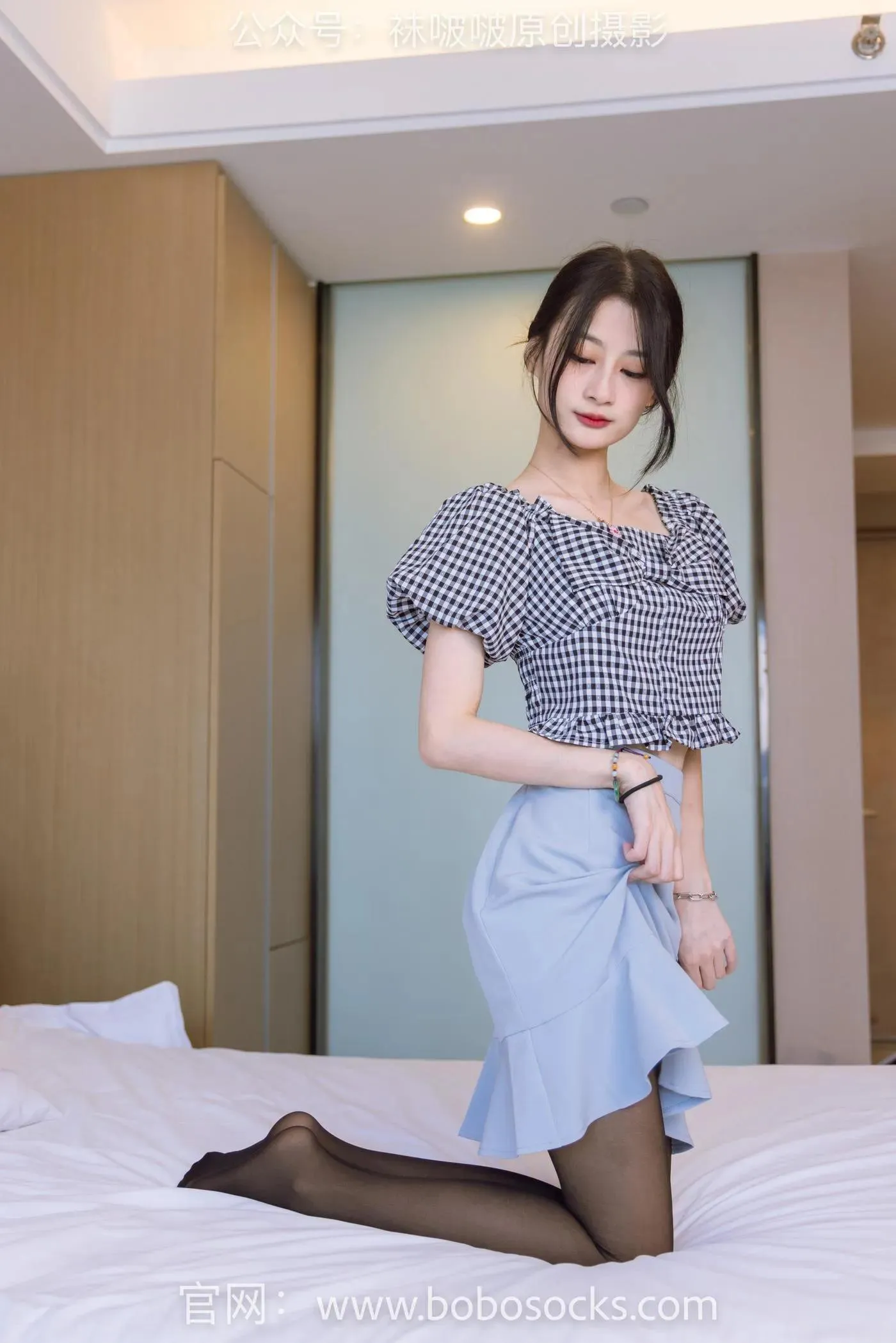 [BoBoSocks袜啵啵]NO.131 苏苏-两双高跟鞋、黑丝 [140P]插图4